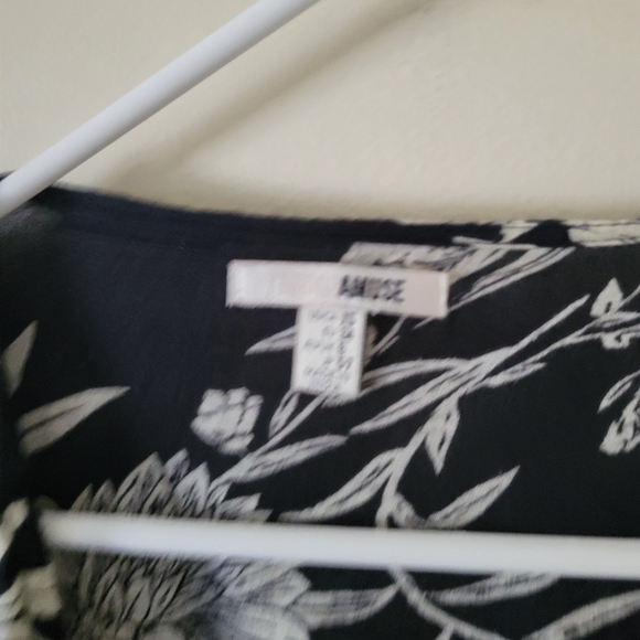 Amuse Society Black & White Floral Top - Picture 6 of 6